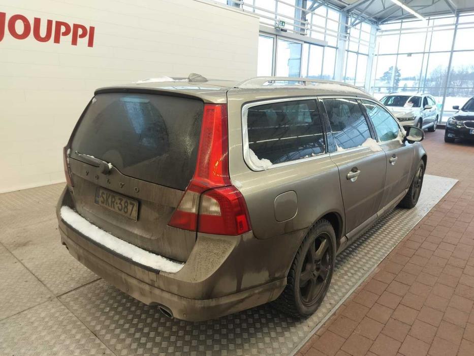 VOLVO V70 2012