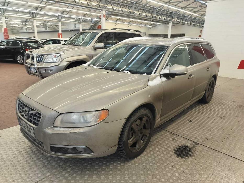 VOLVO V70 2012