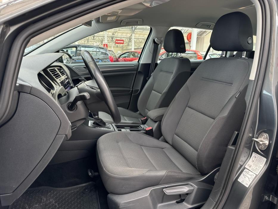 VOLKSWAGEN Golf 2018