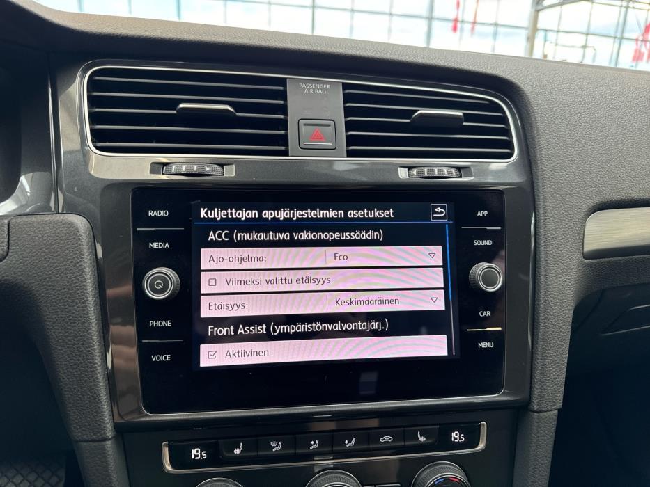 VOLKSWAGEN Golf 2018