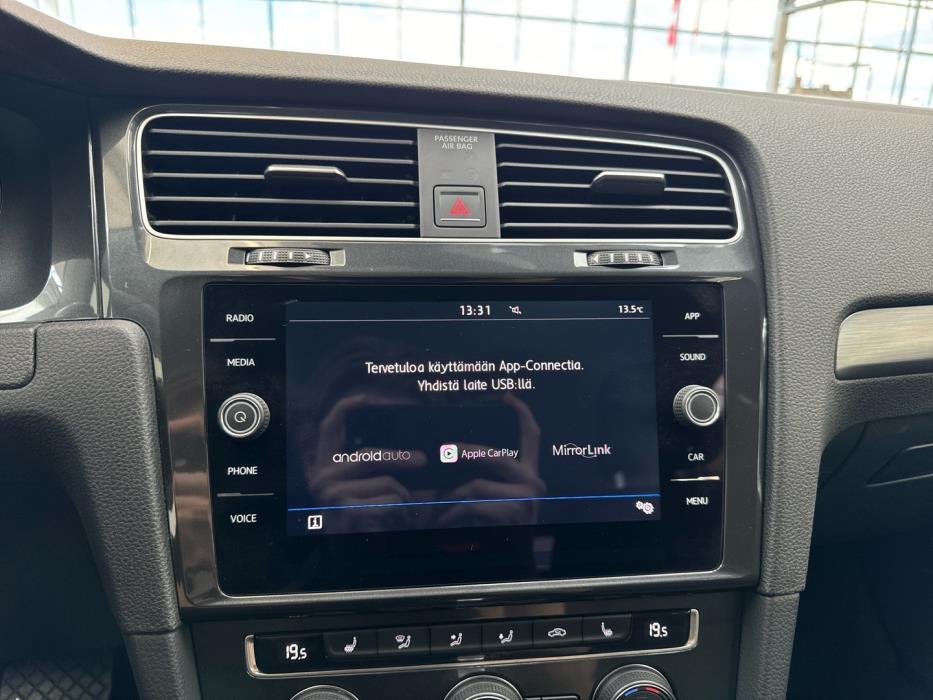 VOLKSWAGEN Golf 2018