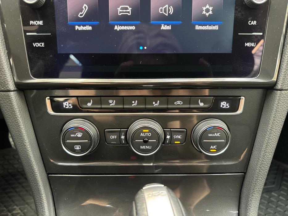 VOLKSWAGEN Golf 2018