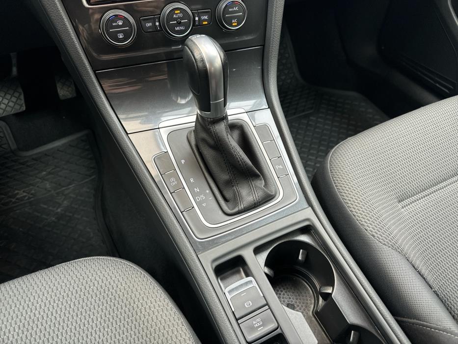 VOLKSWAGEN Golf 2018