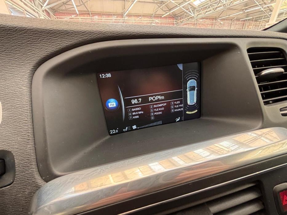 VOLVO V60 2016