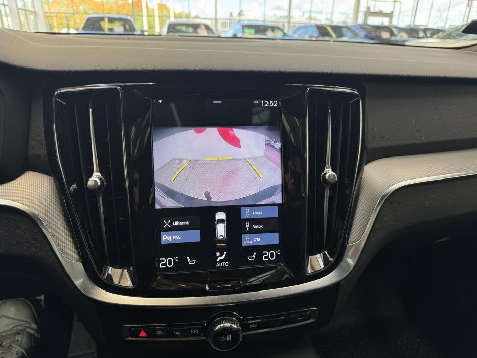 VOLVO V60 2020