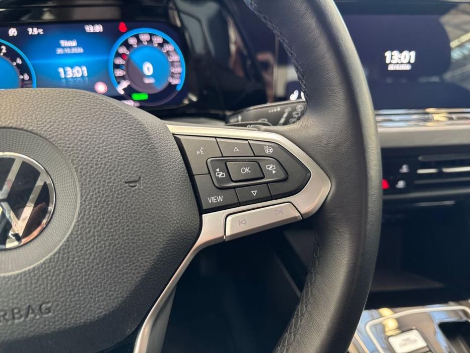 VOLKSWAGEN Golf 2023