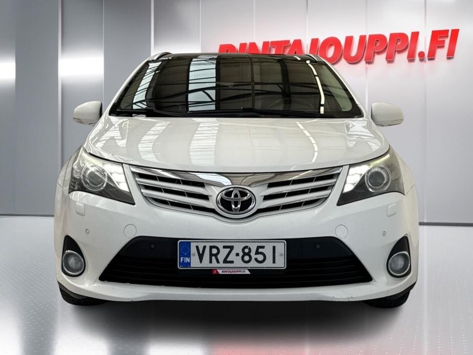 TOYOTA Avensis 2012