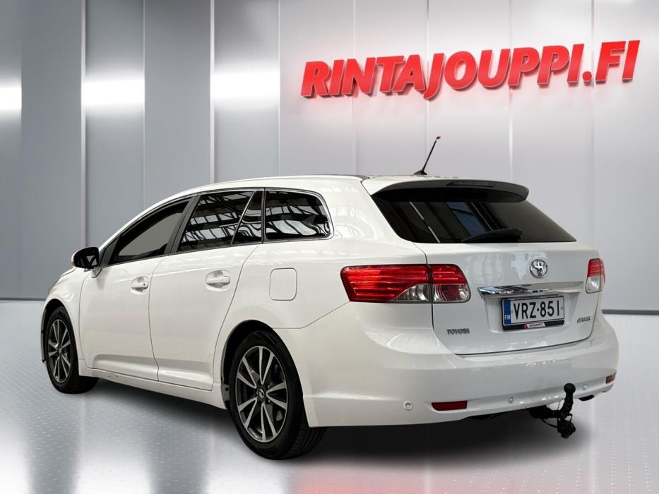 TOYOTA Avensis 2012