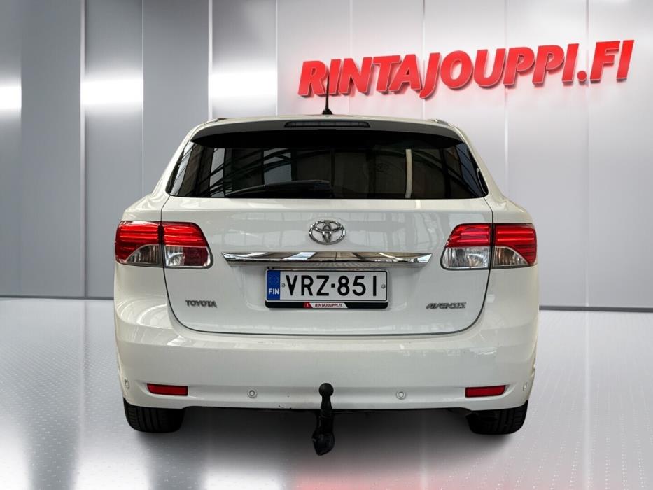 TOYOTA Avensis 2012