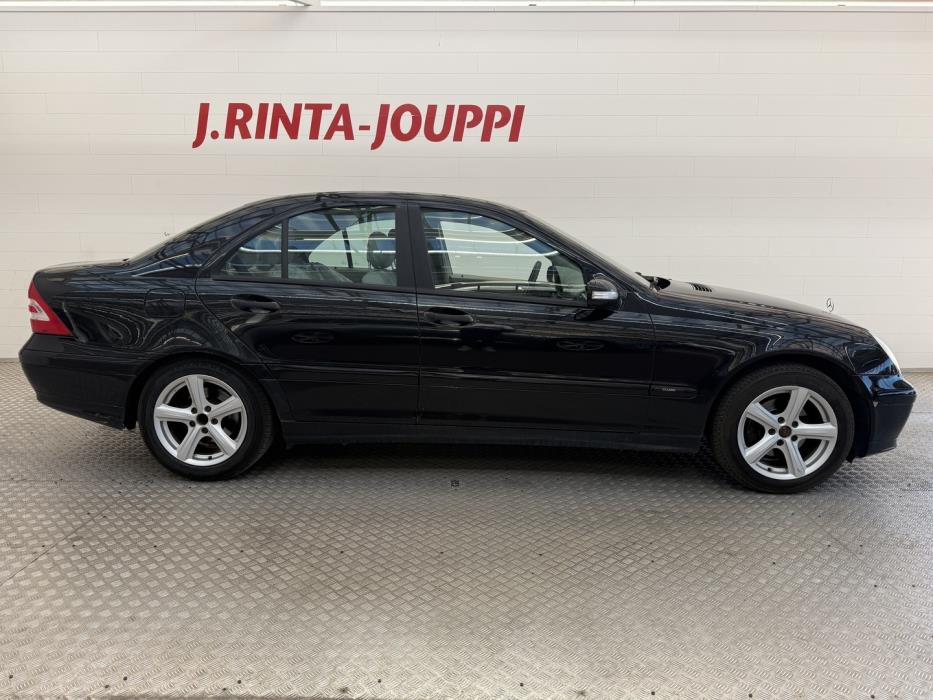 MERCEDES-BENZ C 2004