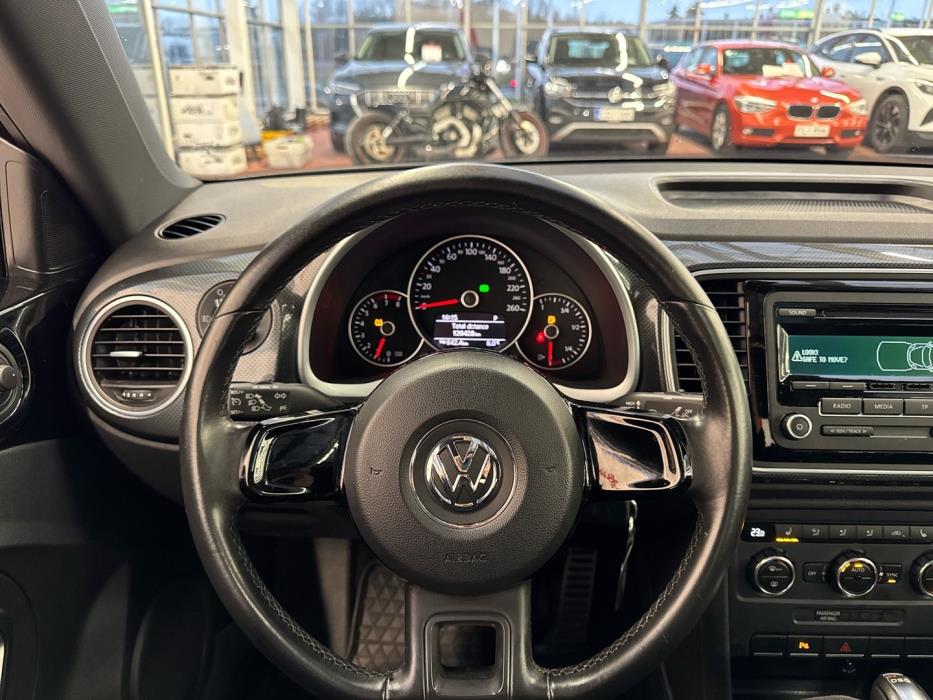 VOLKSWAGEN Beetle 2013
