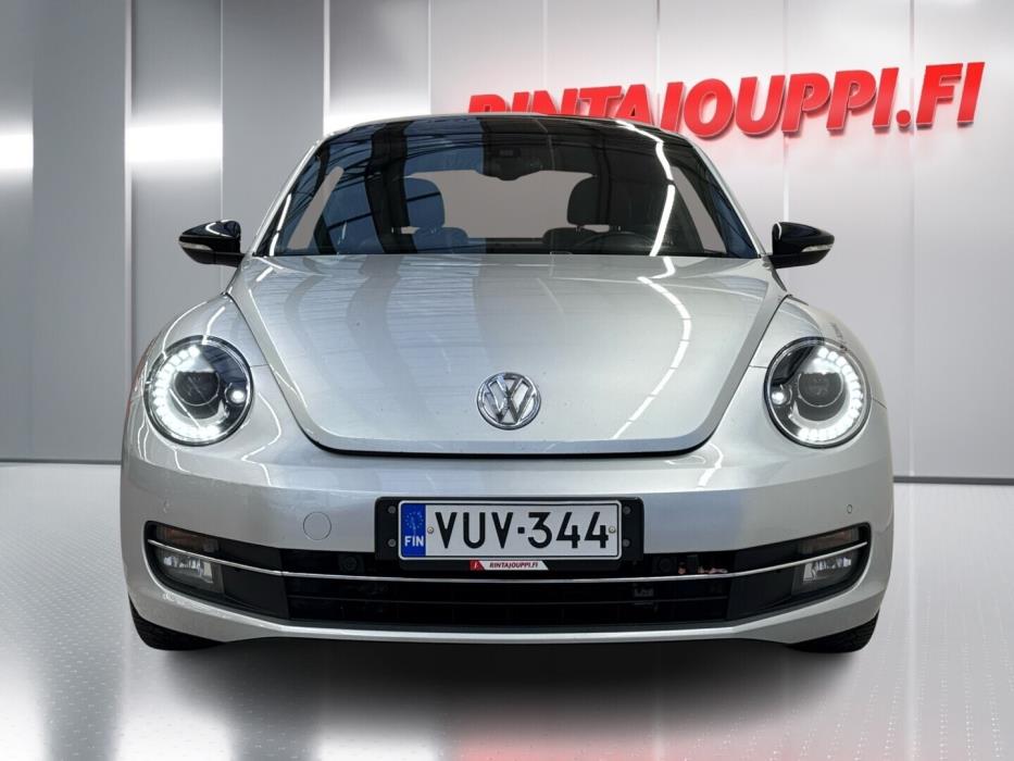 VOLKSWAGEN Beetle 2013