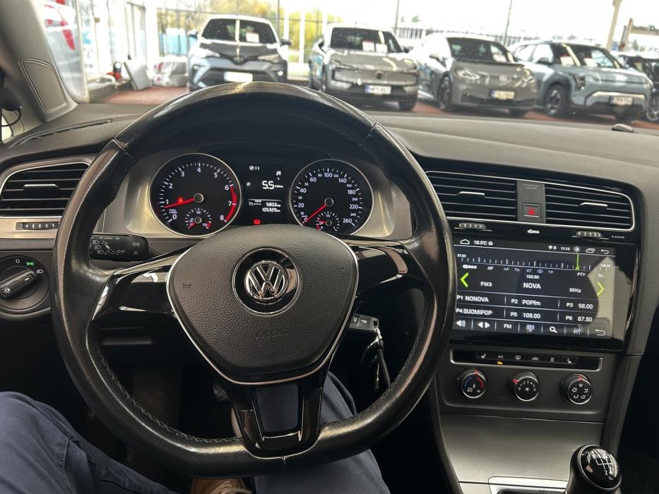 VOLKSWAGEN Golf 2016