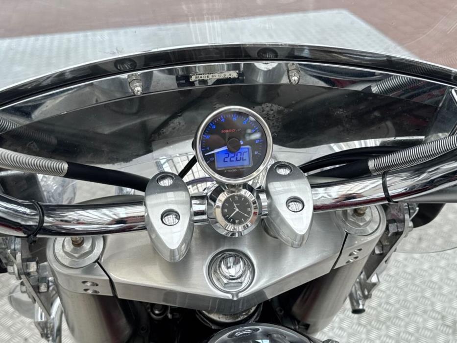 YAMAHA XVZ 2000