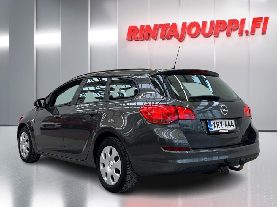 OPEL Astra 2011