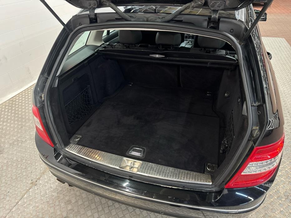 MERCEDES-BENZ C 2010