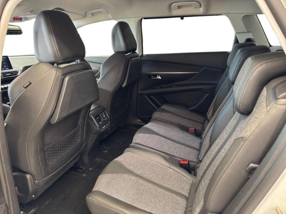 PEUGEOT 5008 2020