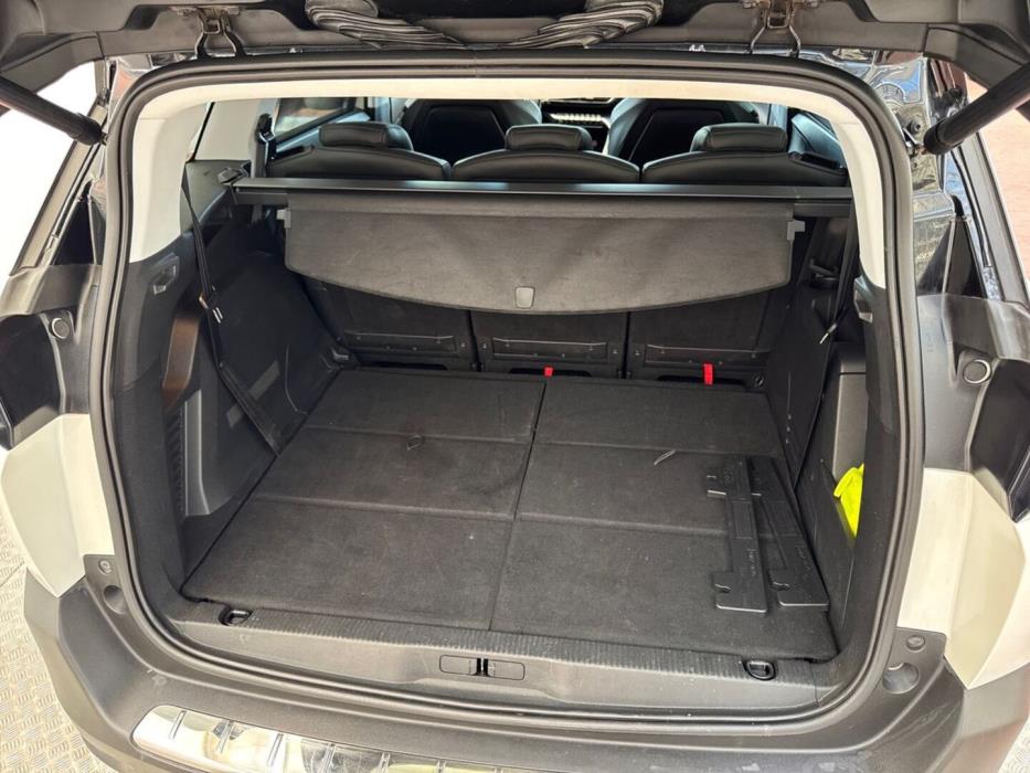 PEUGEOT 5008 2020