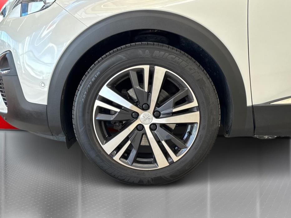 PEUGEOT 5008 2020