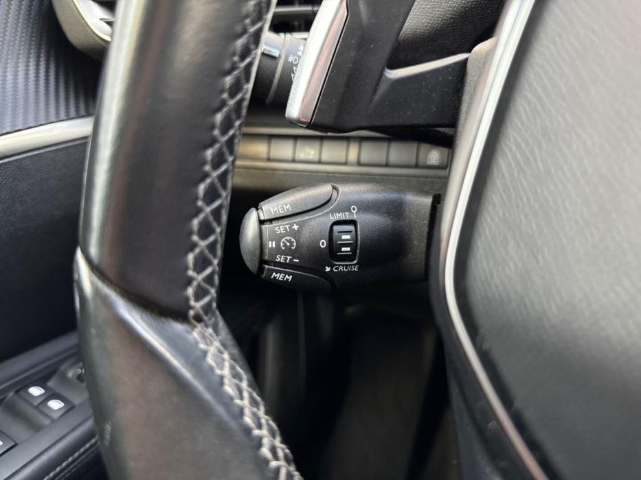 PEUGEOT 5008 2020