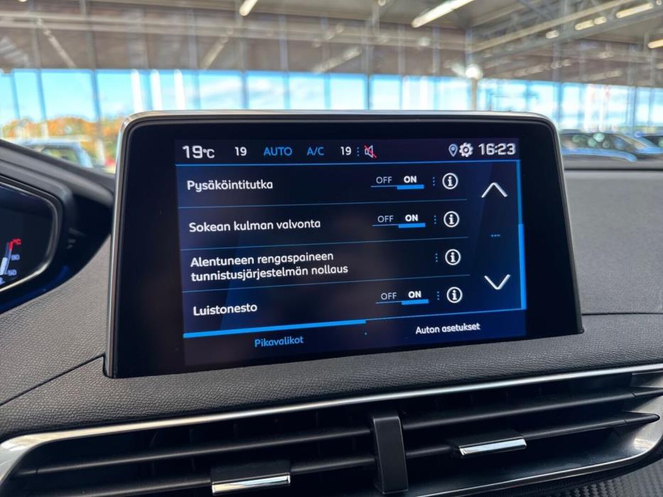 PEUGEOT 5008 2020