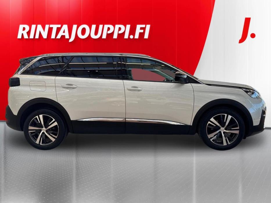 PEUGEOT 5008 2020