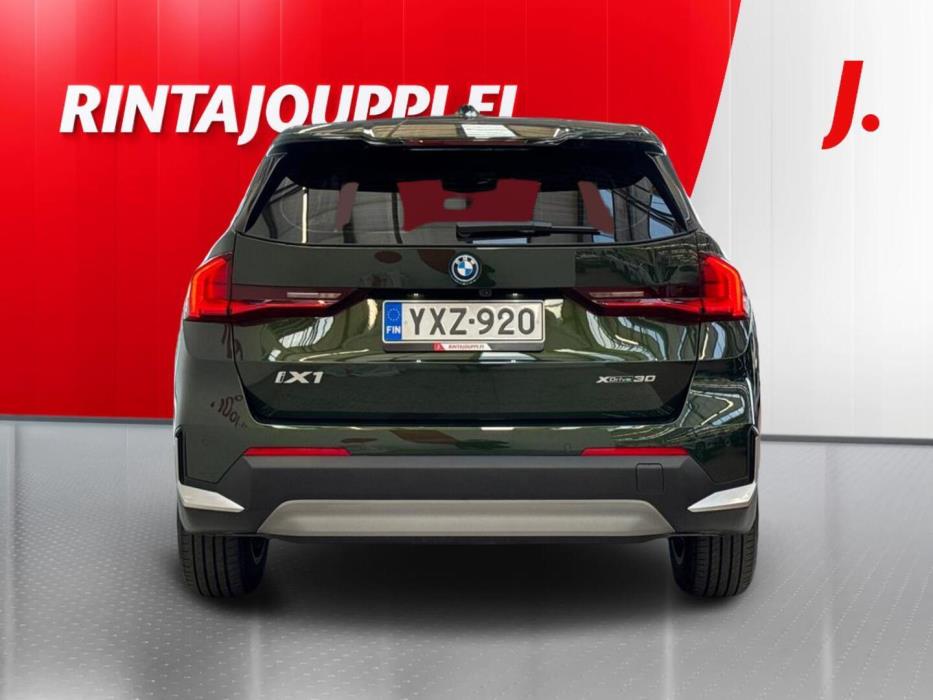 BMW iX1 2024