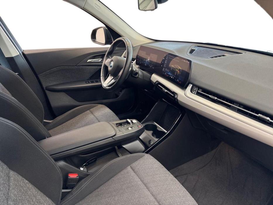 BMW iX1 2024