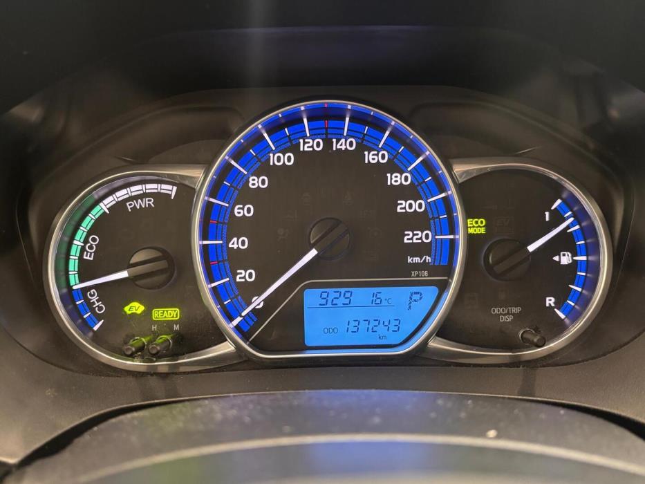 TOYOTA Yaris 2015