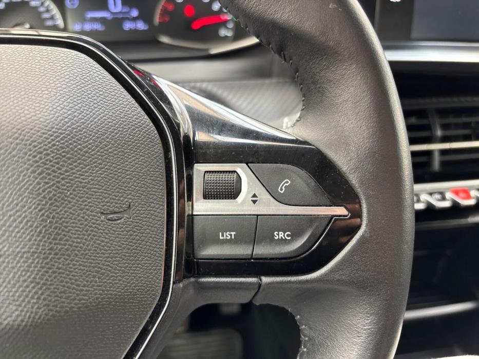 PEUGEOT 208 2022
