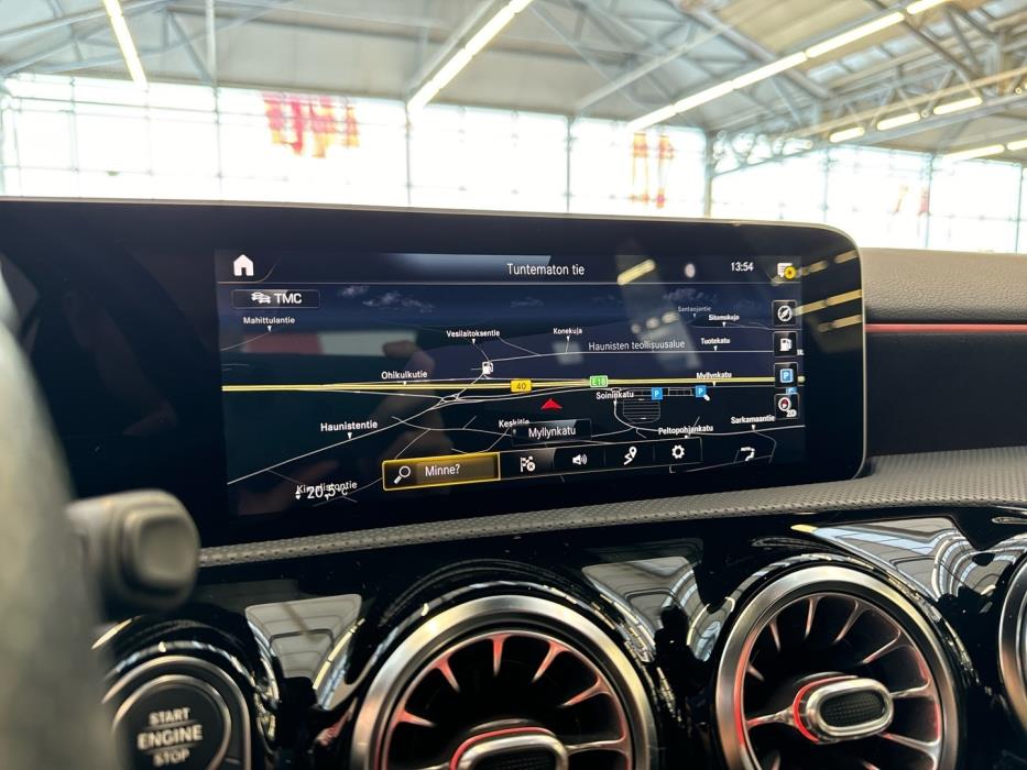 MERCEDES-BENZ A 2020