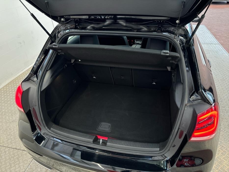 MERCEDES-BENZ A 2020