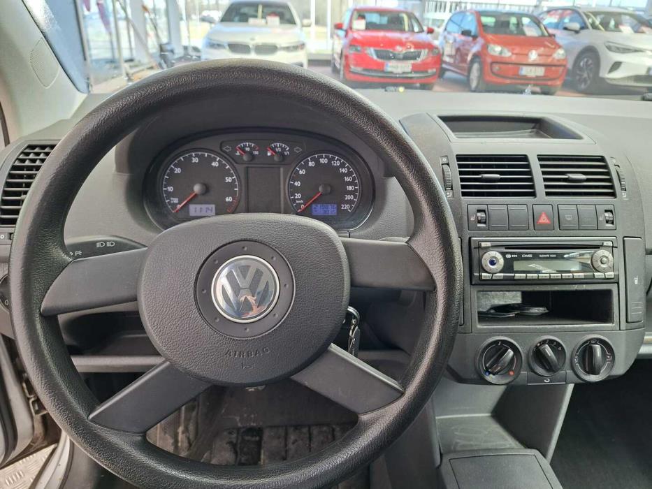 VOLKSWAGEN Polo 2003