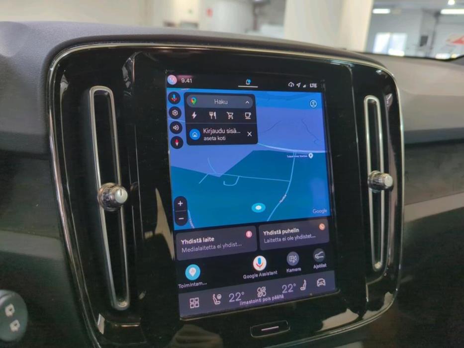 VOLVO XC40 2023