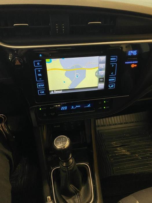 TOYOTA Auris 2016