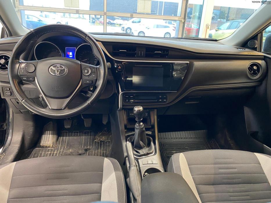 TOYOTA Auris 2016