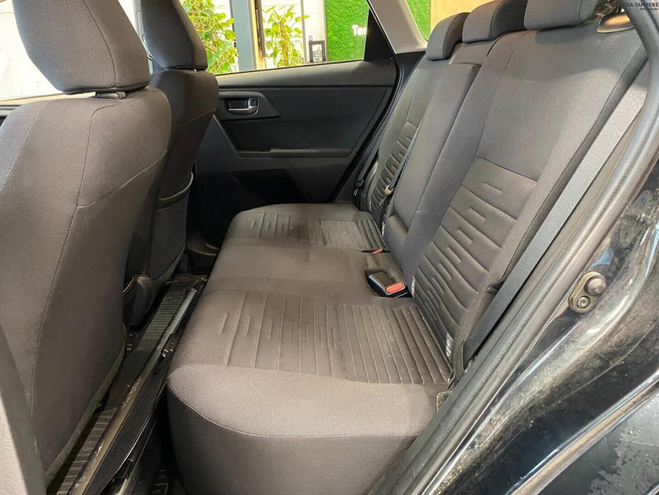 TOYOTA Auris 2016