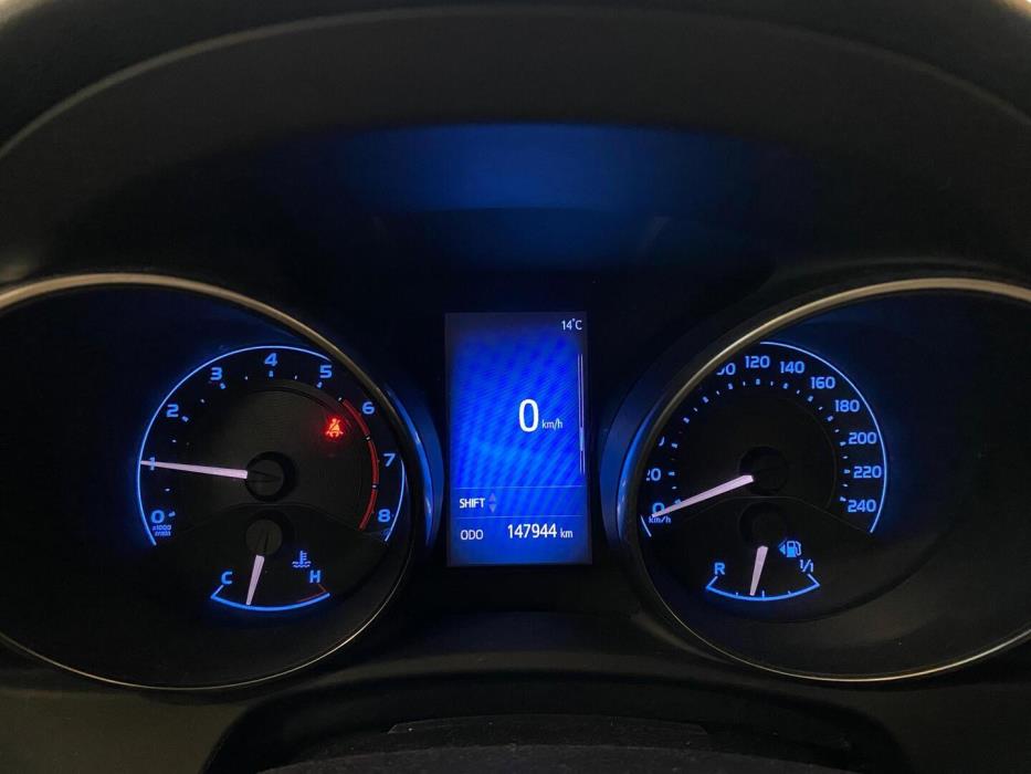 TOYOTA Auris 2016