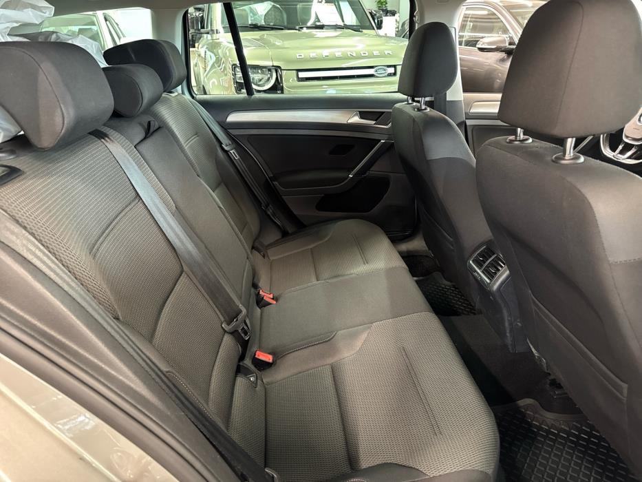 VOLKSWAGEN Golf 2015