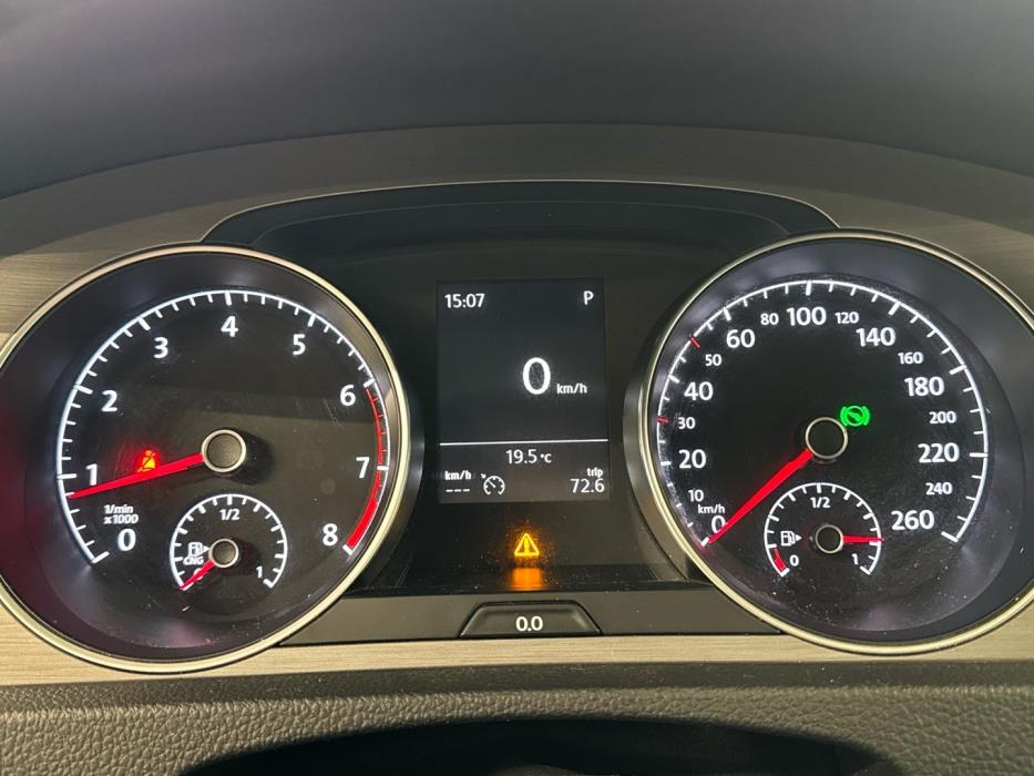 VOLKSWAGEN Golf 2015