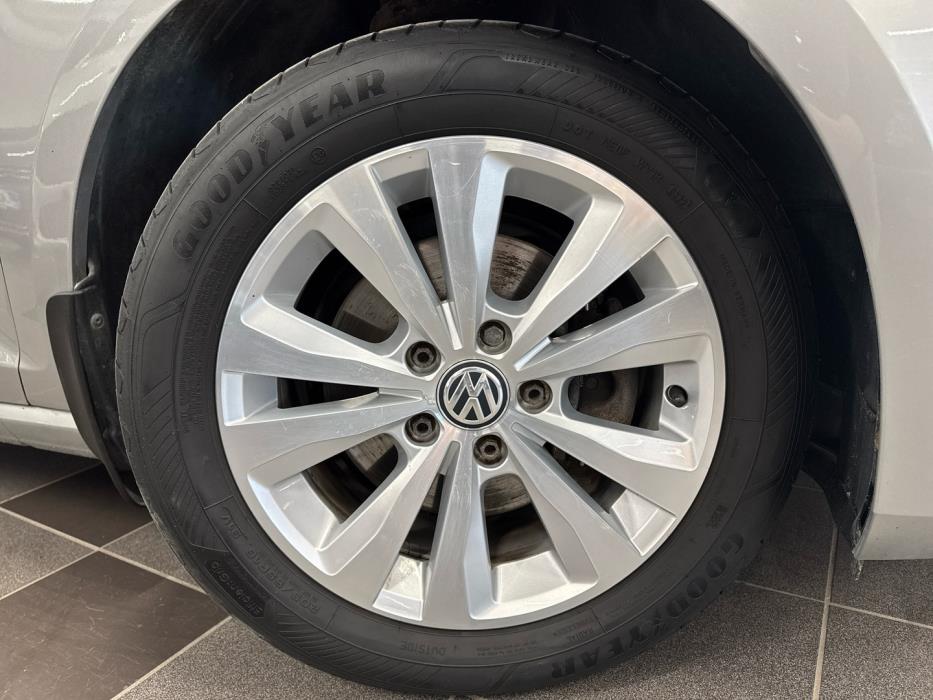 VOLKSWAGEN Golf 2015