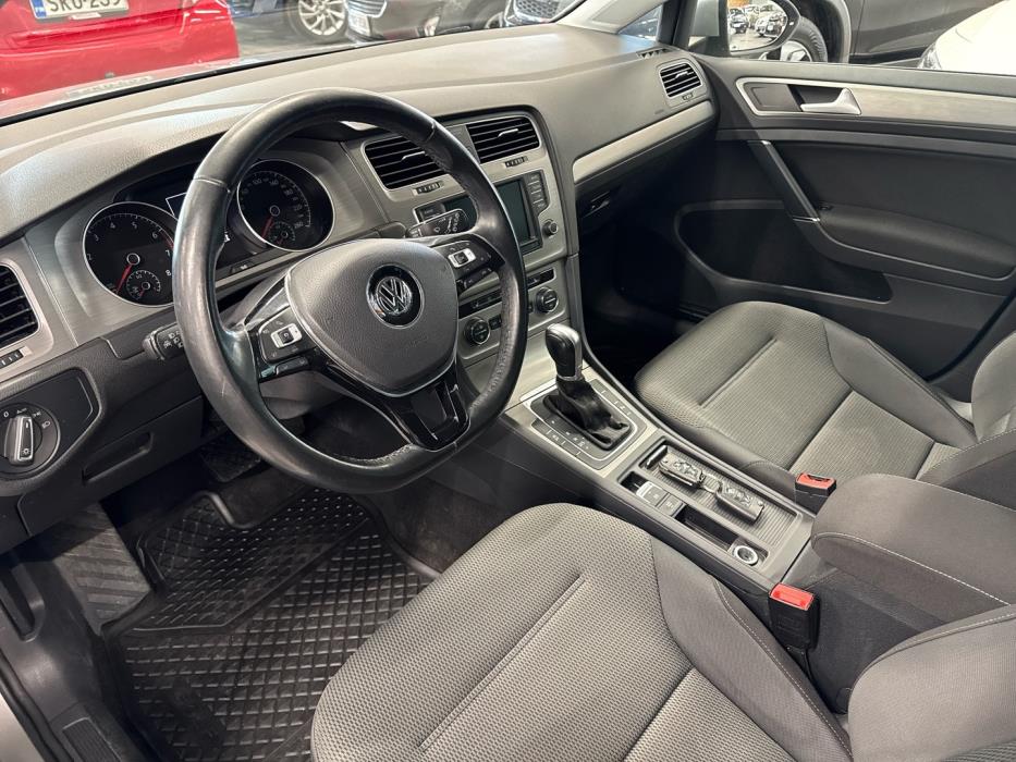 VOLKSWAGEN Golf 2015