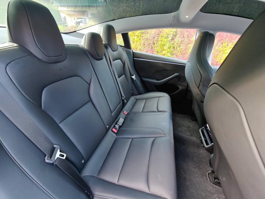 TESLA Model 3 2024