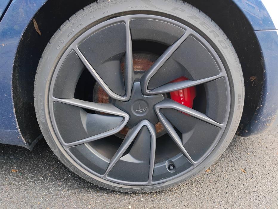 TESLA Model 3 2024
