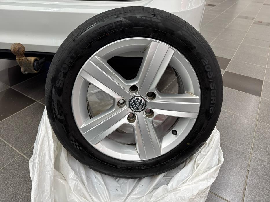 VOLKSWAGEN Golf 2014