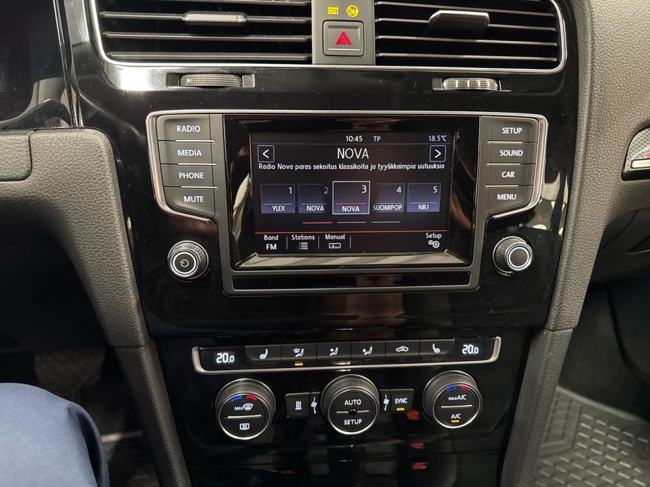 VOLKSWAGEN Golf 2014