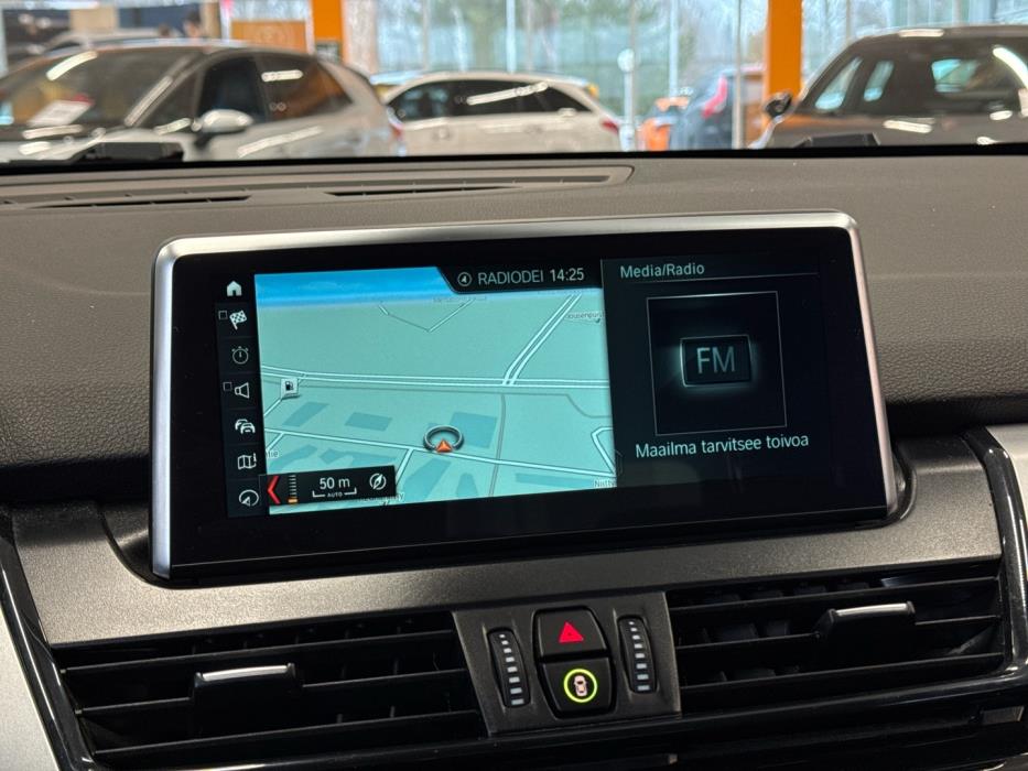 BMW 225 2018