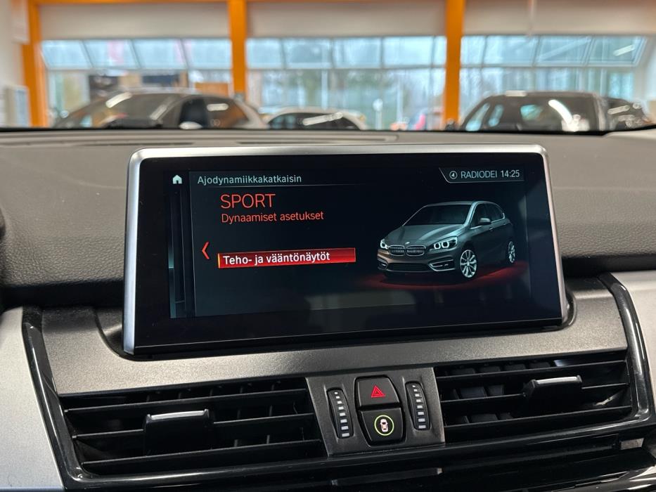 BMW 225 2018