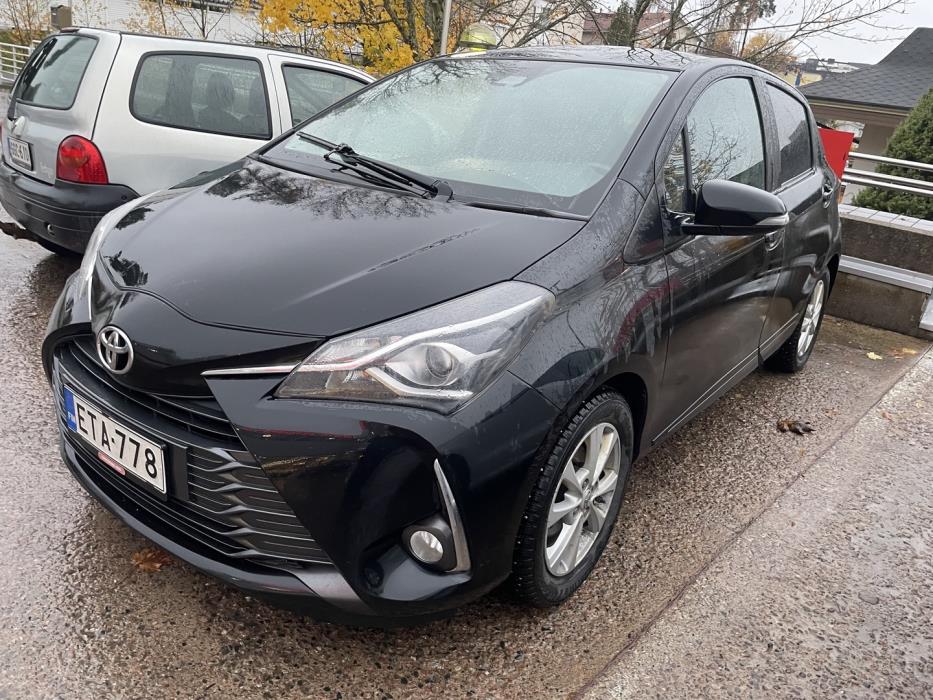 TOYOTA Yaris 2019