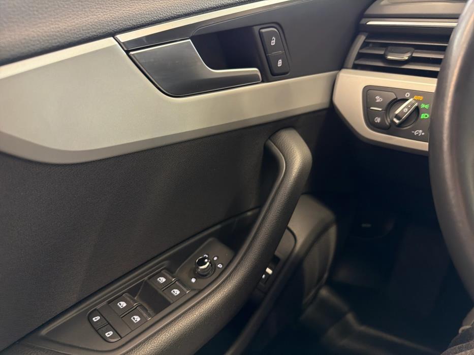 AUDI A4 2020